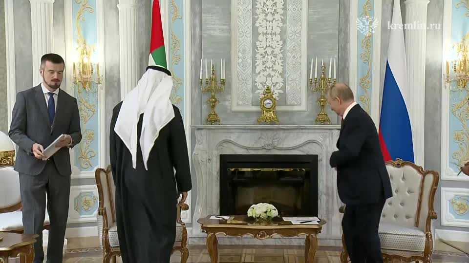 Putin held a meeting with the Crown Prince of Abu Dhabi, Chairman of the Executive Council of the Emirate Khaled bin Mohammed Al Nahyan