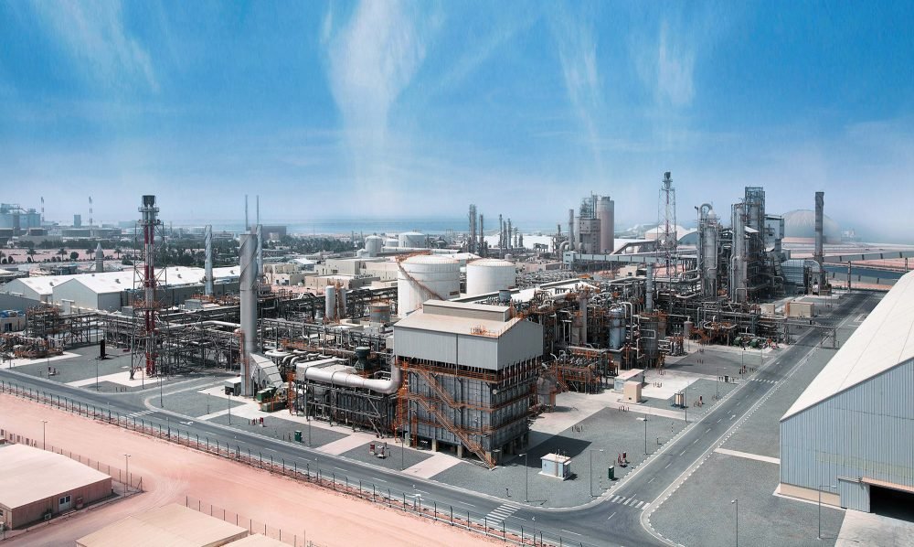 UAE authorities are responding to a fire at a facility in the Ruwais Industrial Complex following a drone attack. Ruwais hosts the country’s largest refinery with capacity exceeding 900,000 bpd.- Bloomberg