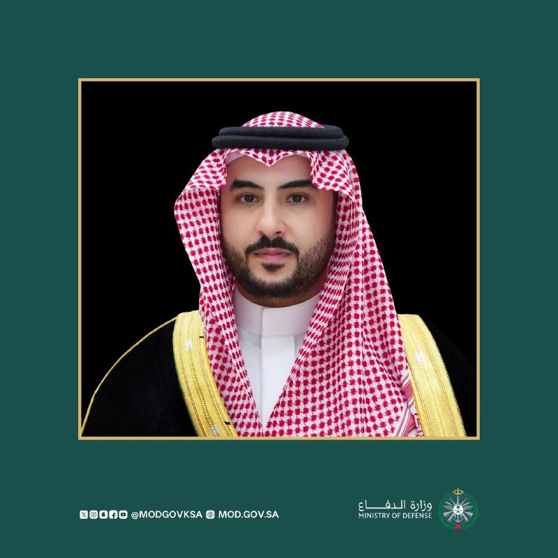 استقبل وزير الدفاع السعودي الأمير خالد بن سلمان الشيخ مانصور بن زايد آل نهيان، نائب رئيس دولة الإمارات، ودعوه لزيارة المملكة، في ظل الضغوط المتزايدة التي تواجه الرياض بسبب هجمات الصواريخ والطائرات بدون طيار التي يشنها الحوثيون.
